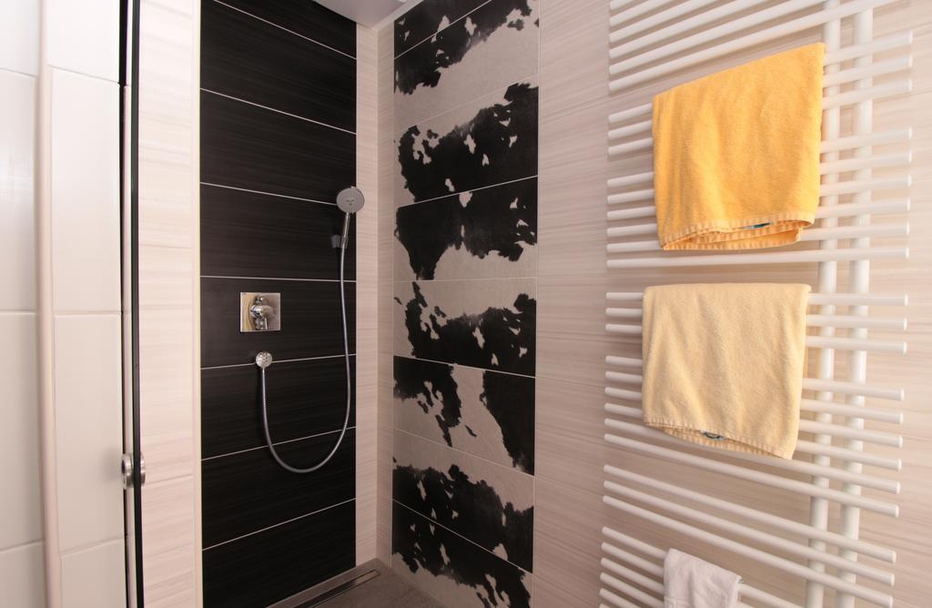 Hilleprandt - Adults Only Aparthotel Garmisch-Partenkirchen Room photo
