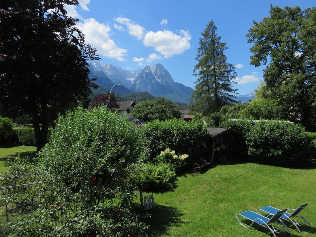 Hilleprandt - Adults Only Aparthotel Garmisch-Partenkirchen Room photo