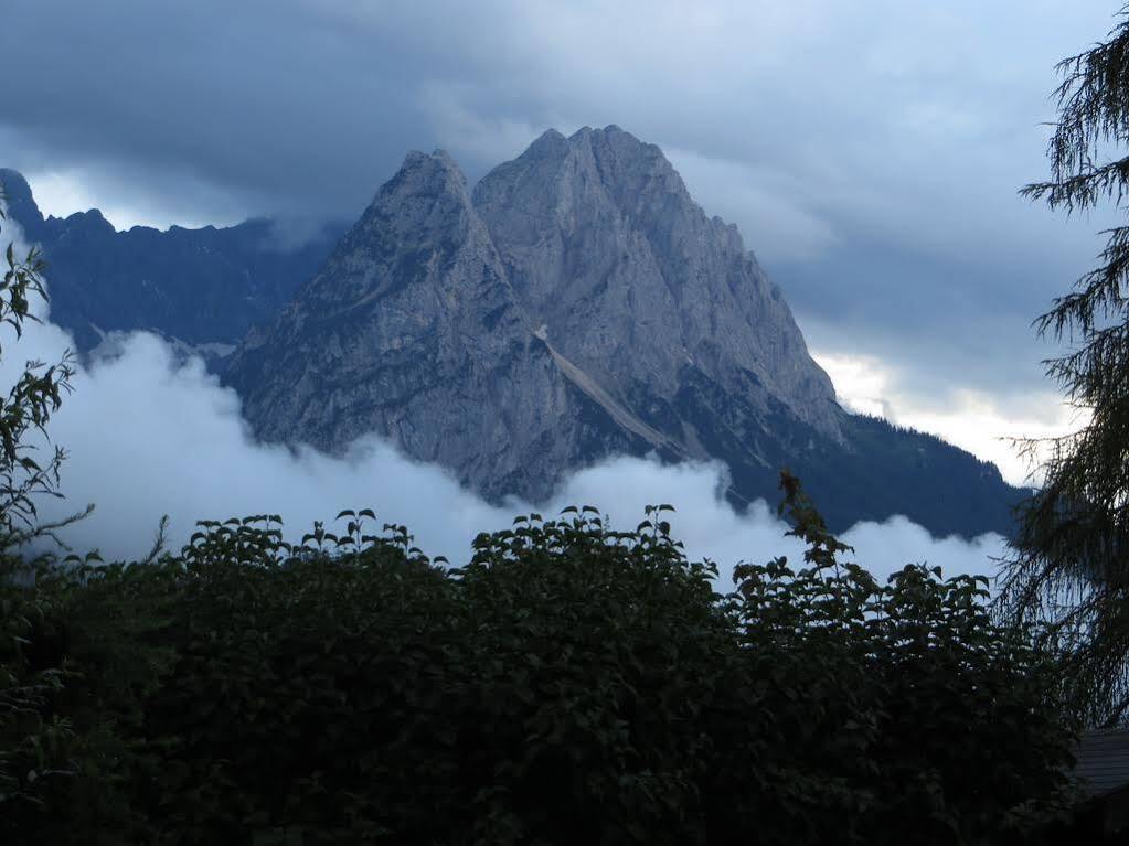 Hilleprandt - Adults Only Aparthotel Garmisch-Partenkirchen Exterior photo